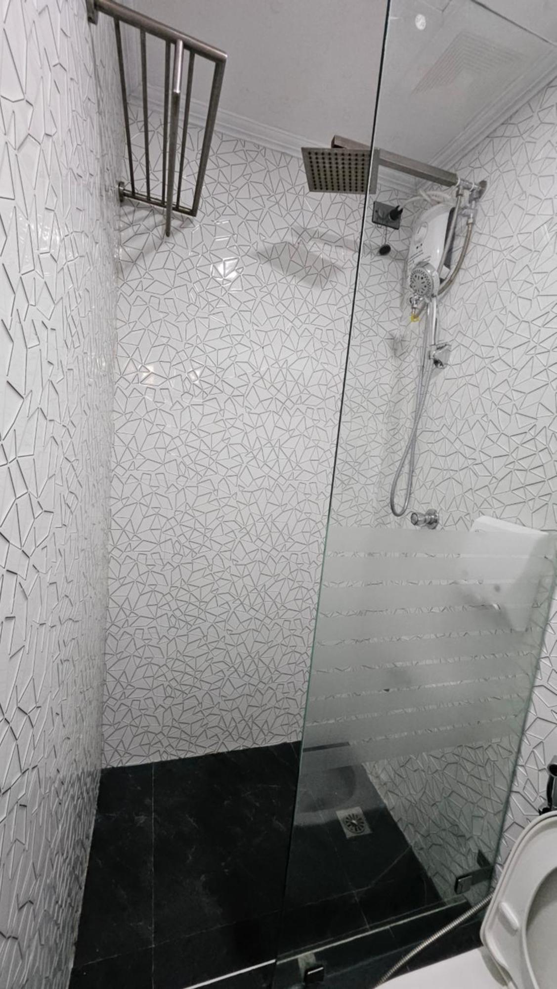 Cozy 2Br Staycation With Balcony Chateau Elysee For 4-6 Pax Paranaque City Dış mekan fotoğraf