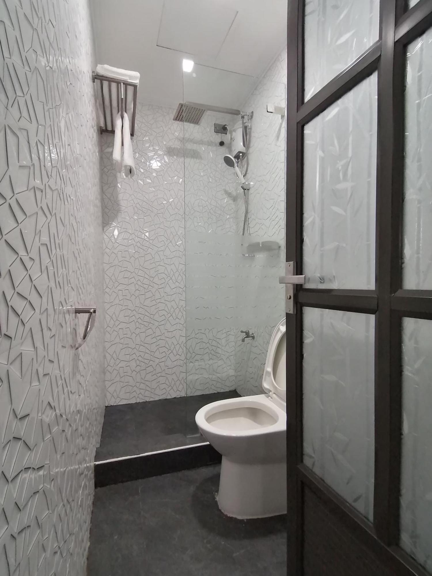 Cozy 2Br Staycation With Balcony Chateau Elysee For 4-6 Pax Paranaque City Dış mekan fotoğraf