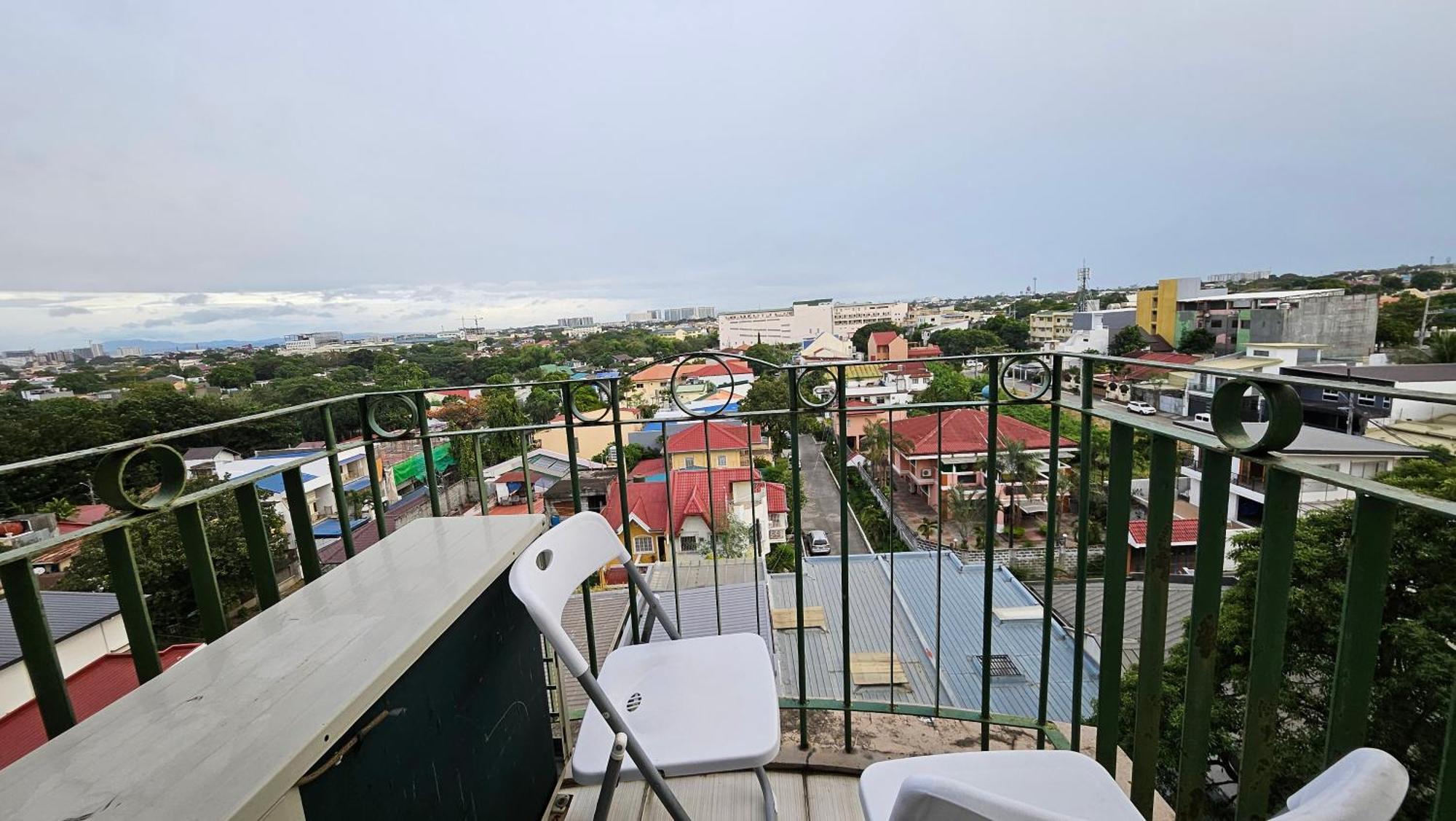 Cozy 2Br Staycation With Balcony Chateau Elysee For 4-6 Pax Paranaque City Dış mekan fotoğraf