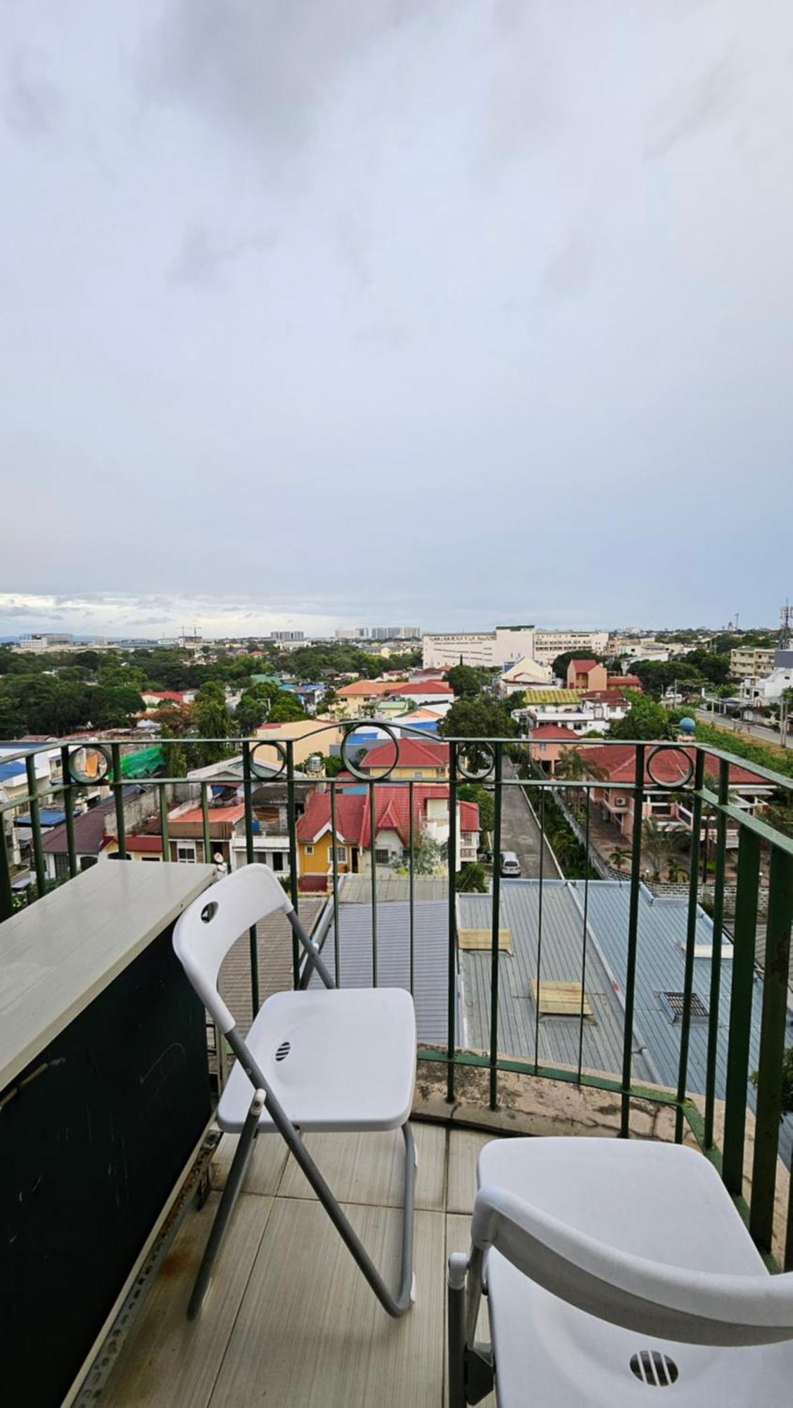 Cozy 2Br Staycation With Balcony Chateau Elysee For 4-6 Pax Paranaque City Dış mekan fotoğraf